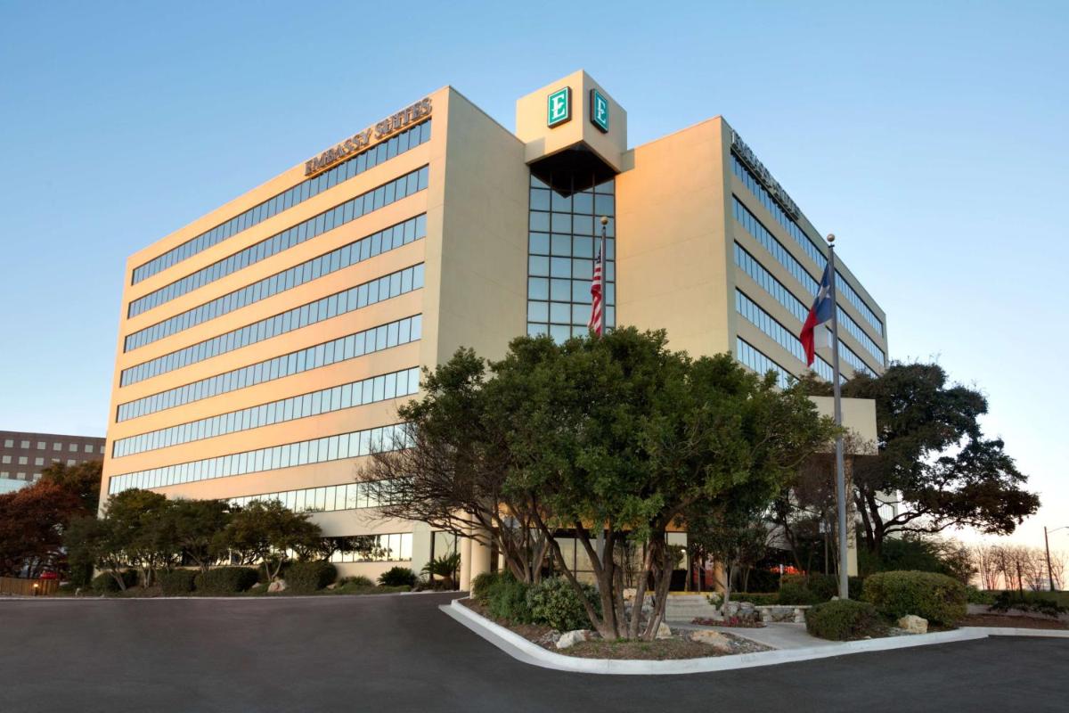 Embassy Suites San Antonio Airport - main image