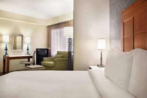 Embassy Suites San Antonio Airport - image 22