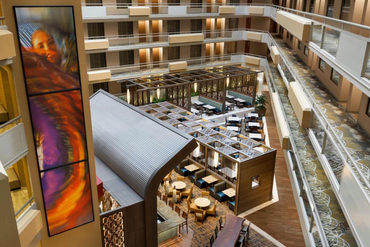 Embassy Suites San Antonio Airport - image 5