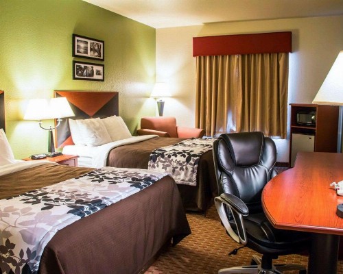 Sleep Inn and Suites at Six Flags - image 12