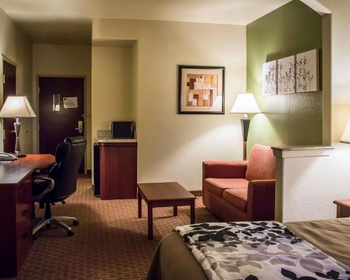 Sleep Inn and Suites at Six Flags - image 22