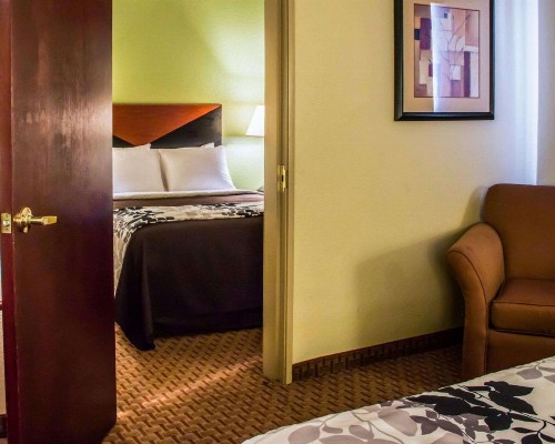 Sleep Inn and Suites at Six Flags - image 24