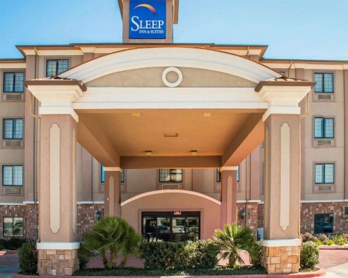 Sleep Inn and Suites at Six Flags - image 3