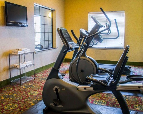 Sleep Inn and Suites at Six Flags - image 30