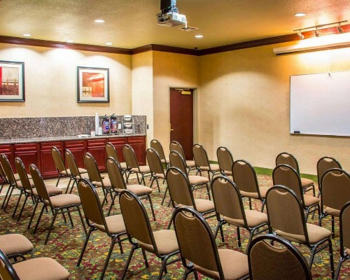 Sleep Inn and Suites at Six Flags - image 33