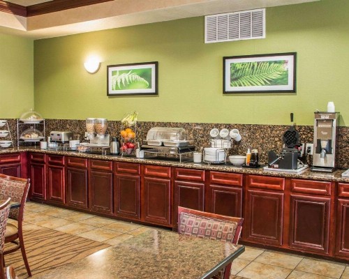 Sleep Inn and Suites at Six Flags - image 37