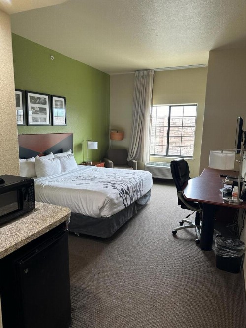 Sleep Inn and Suites at Six Flags - image 41