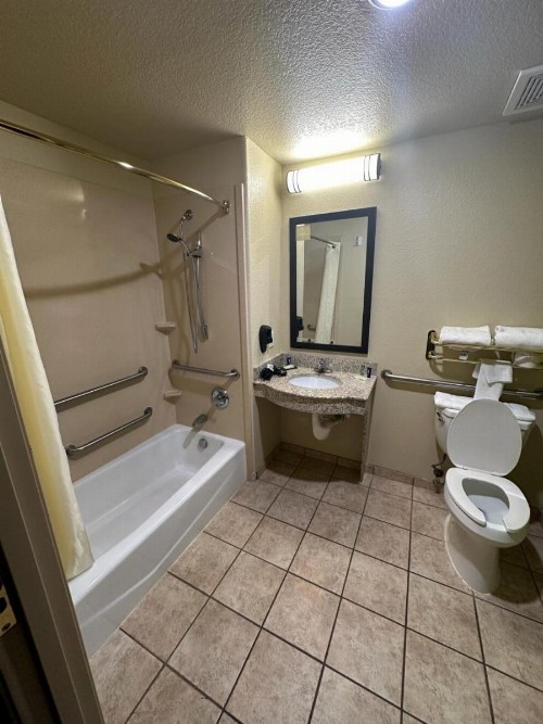 Sleep Inn and Suites at Six Flags - image 46