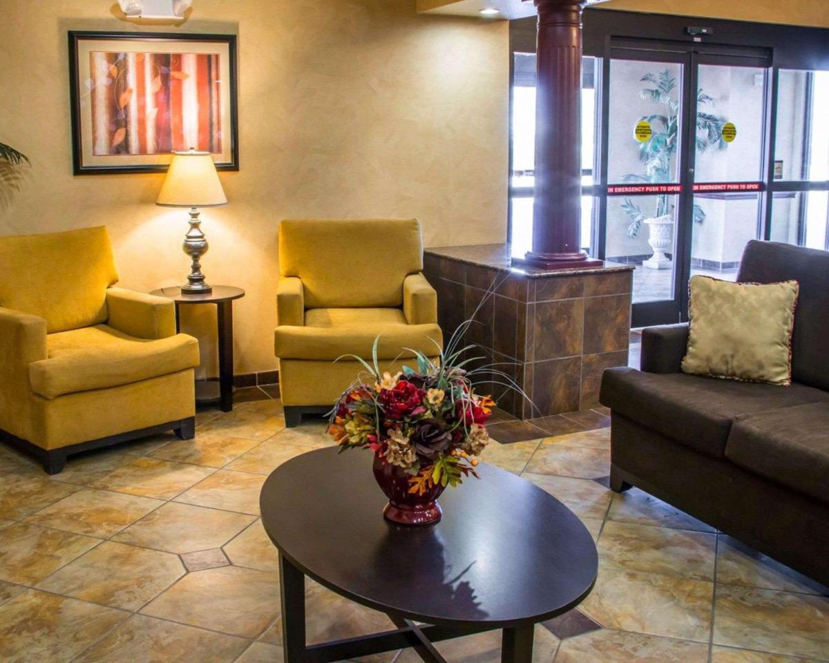 Sleep Inn and Suites at Six Flags - image 6
