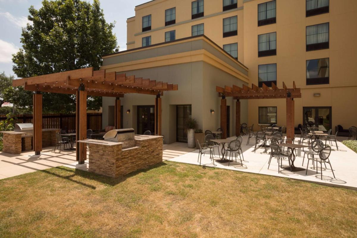 Homewood Suites by Hilton San Antonio North - image 2