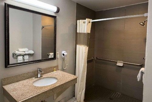 Days Inn by Wyndham San Antonio Interstate Hwy 35 North - image 17