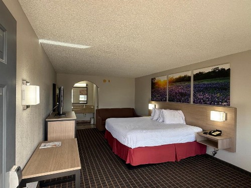 Days Inn by Wyndham San Antonio Interstate Hwy 35 North - image 26