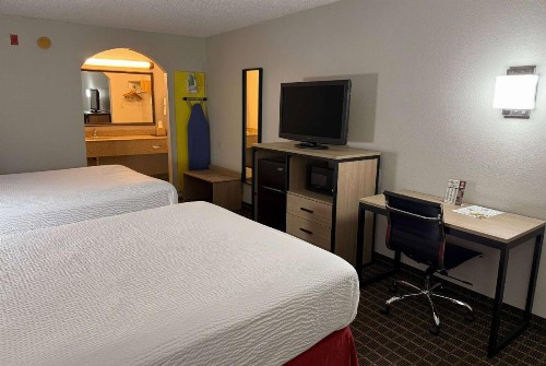 Days Inn by Wyndham San Antonio Interstate Hwy 35 North - image 40