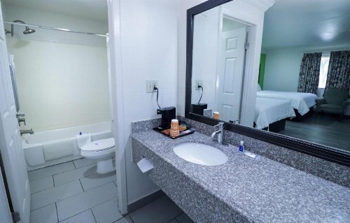 Rodeway Inn Lackland AFB/Sea World - image 30