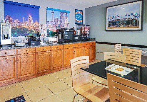 Rodeway Inn Lackland AFB/Sea World - image 40
