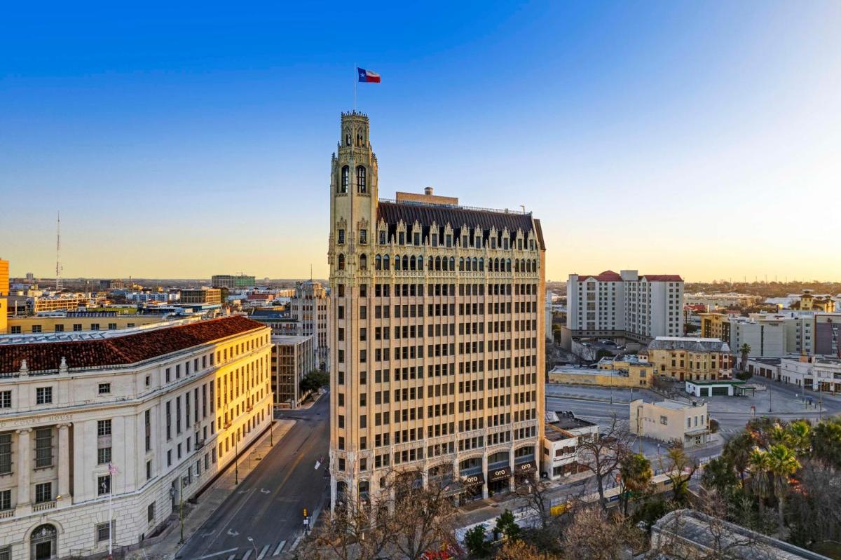 The Emily Morgan Hotel - A DoubleTree by Hilton - main image