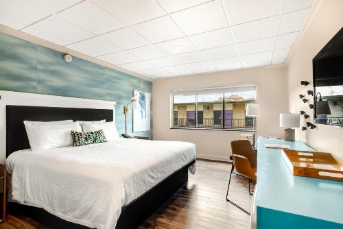 Riverwalk Plaza Hotel - image 6