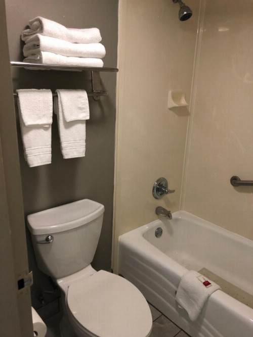Days Inn by Wyndham N.W. Medical Center - image 2
