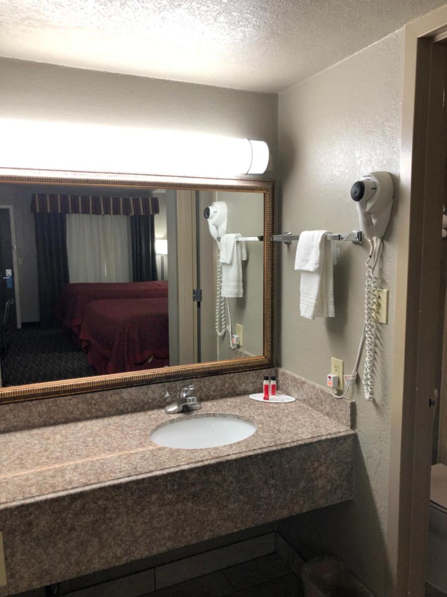 Days Inn by Wyndham N.W. Medical Center - image 6