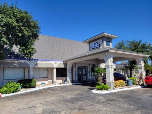 Knights Inn San Antonio near AT&T Center - image 1