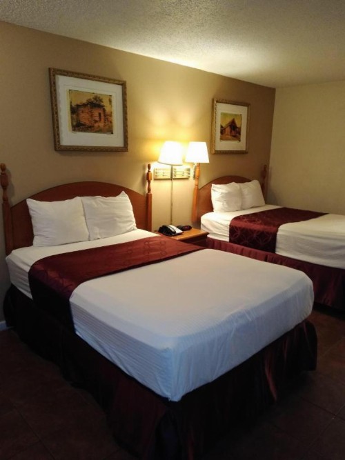 Knights Inn San Antonio near AT&T Center - image 3