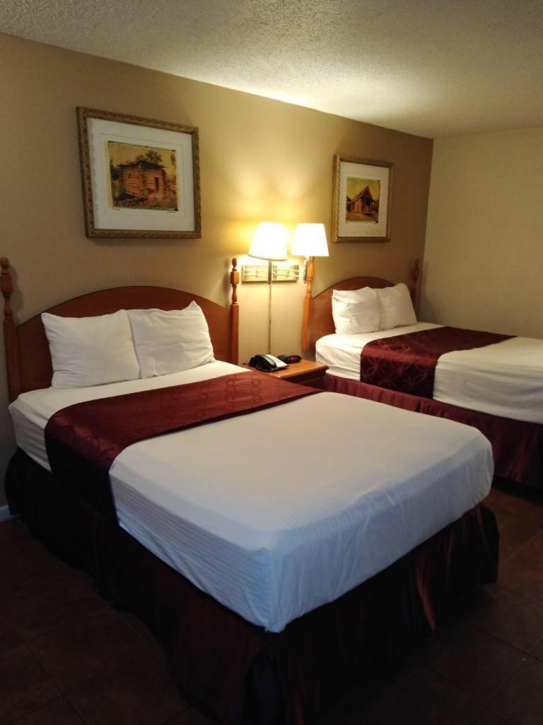 Knights Inn San Antonio near AT&T Center - image 3