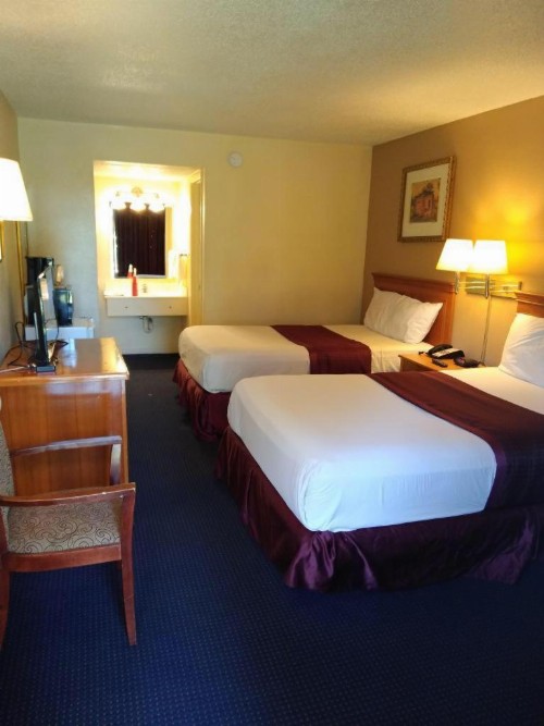Knights Inn San Antonio near AT&T Center - image 6