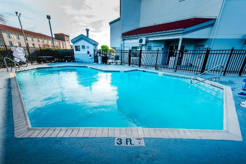 Red Roof Inn San Antonio SeaWorld/Northwest - image 34