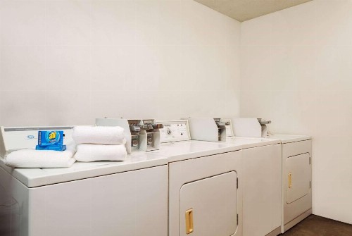 Ramada by Wyndham San Antonio/Near SeaWorld - image 14