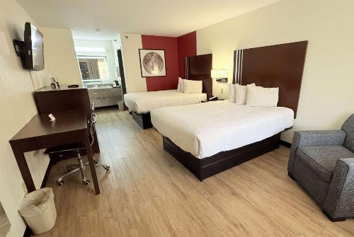 Ramada by Wyndham San Antonio/Near SeaWorld - image 2