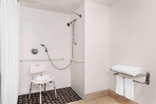 Ramada by Wyndham San Antonio/Near SeaWorld - image 21