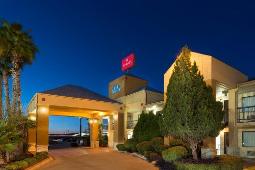 Ramada by Wyndham San Antonio/Near SeaWorld - image 22