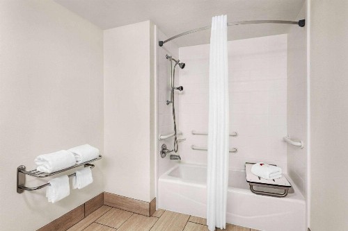 Ramada by Wyndham San Antonio/Near SeaWorld - image 24