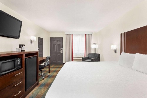 Ramada by Wyndham San Antonio/Near SeaWorld - image 32