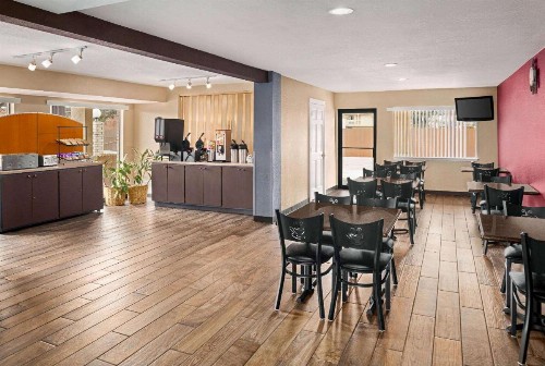 Ramada by Wyndham San Antonio/Near SeaWorld - image 35