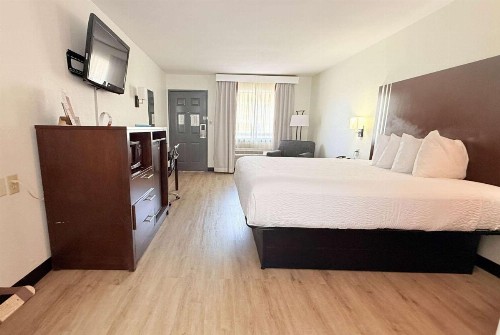Ramada by Wyndham San Antonio/Near SeaWorld - image 36