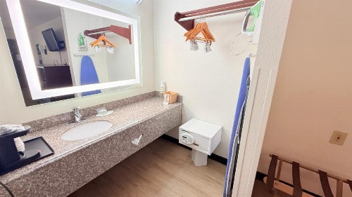 Ramada by Wyndham San Antonio/Near SeaWorld - image 40
