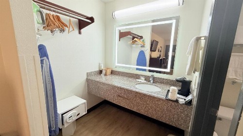 Ramada by Wyndham San Antonio/Near SeaWorld - image 49
