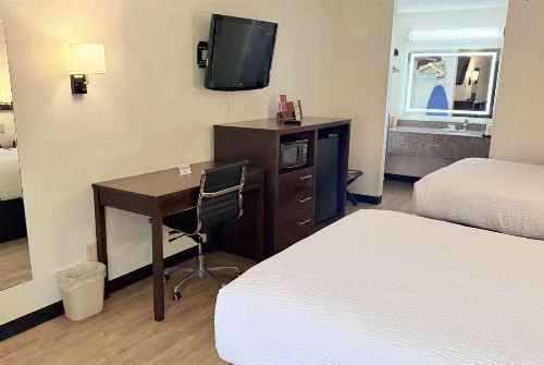 Ramada by Wyndham San Antonio/Near SeaWorld - image 5