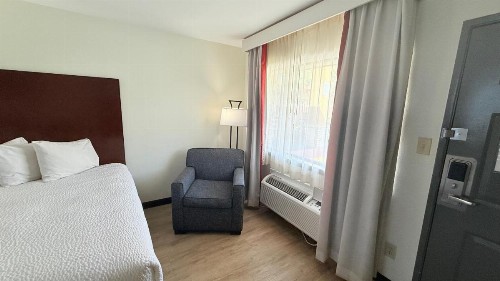 Ramada by Wyndham San Antonio/Near SeaWorld - image 9