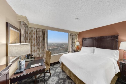 San Antonio Colonnade Hotel - image 16