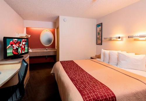 Red Roof Inn San Antonio Airport - image 14