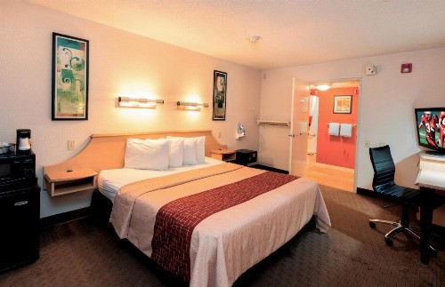 Red Roof Inn San Antonio Airport - image 16
