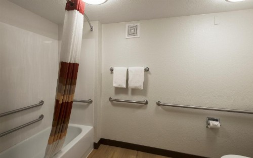 Red Roof Inn San Antonio Airport - image 22
