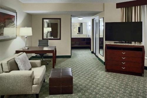 DoubleTree by Hilton San Antonio Downtown - image 20