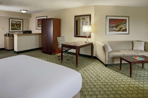 DoubleTree by Hilton San Antonio Downtown - image 22