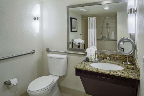 DoubleTree by Hilton San Antonio Downtown - image 25