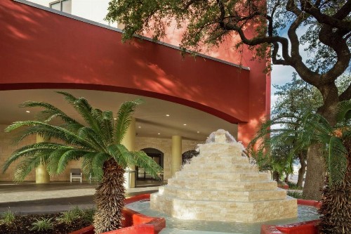 DoubleTree by Hilton San Antonio Downtown - image 5