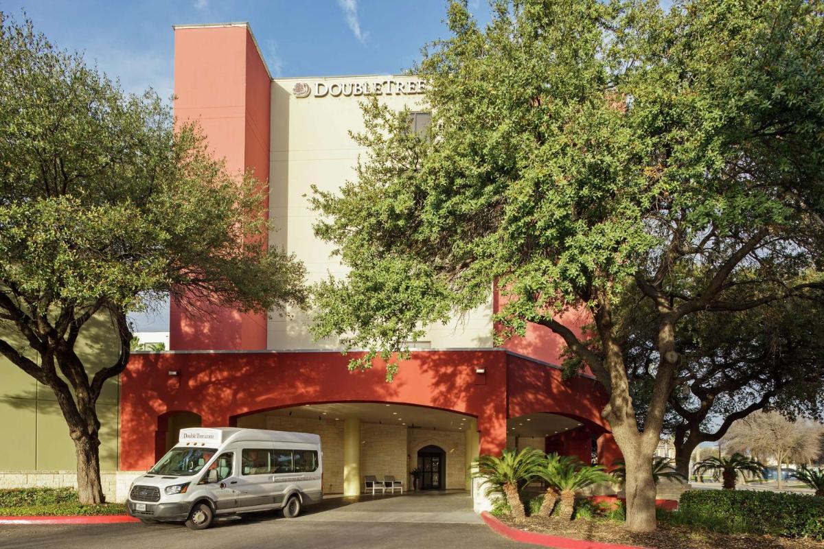DoubleTree by Hilton San Antonio Downtown - image 6