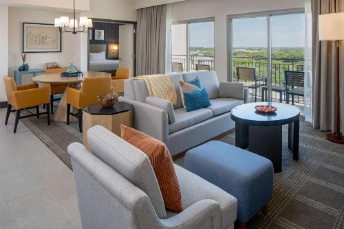 Hilton San Antonio Hill Country - image 2